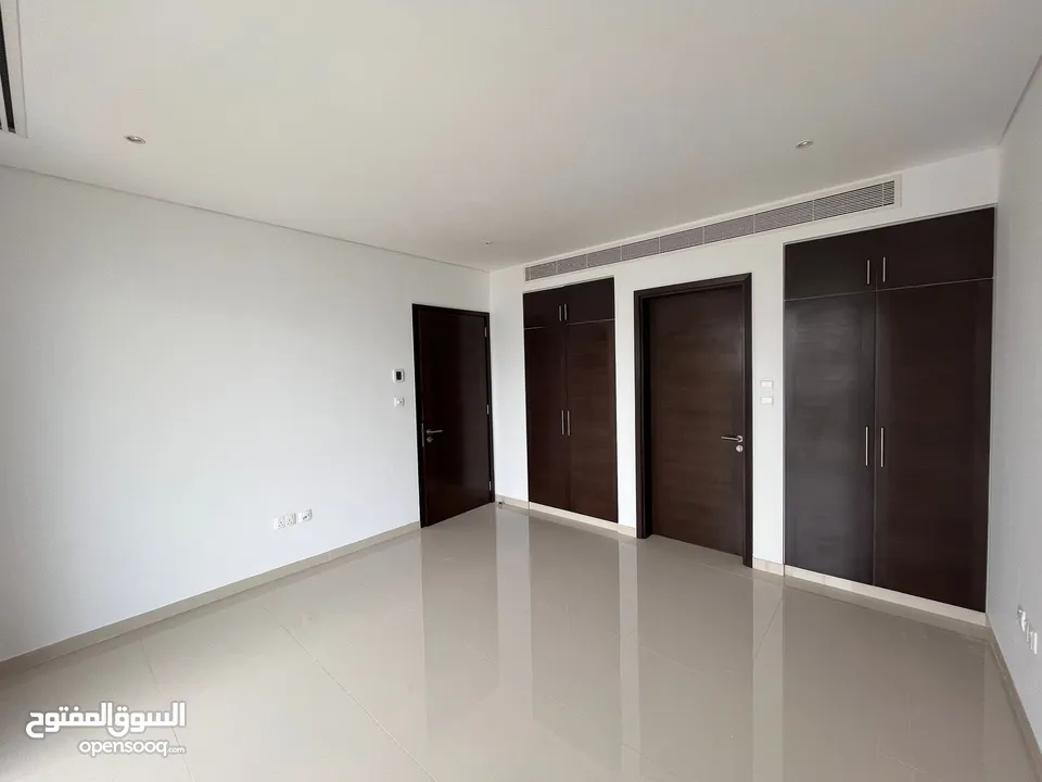 1 BR Nice Compact Apartment with Study Room in Al Mouj