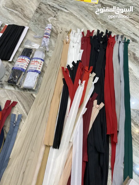 Textile Accessories Pack of Zips and Others