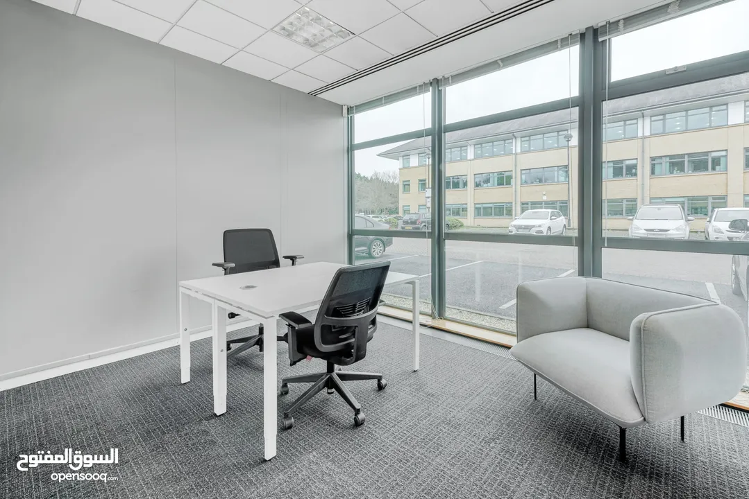 Co-Work Desk with Municipality Contract in Al Fardan Heights