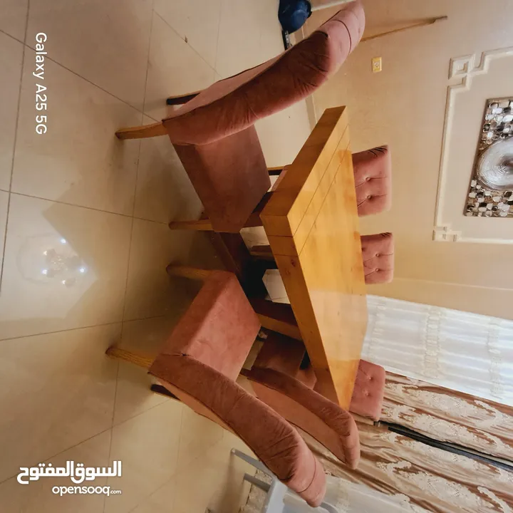 اثاث مستعمل  بجودة ممتازة جدا طقم كنب وطاولة سفرة وثريا عدد 2