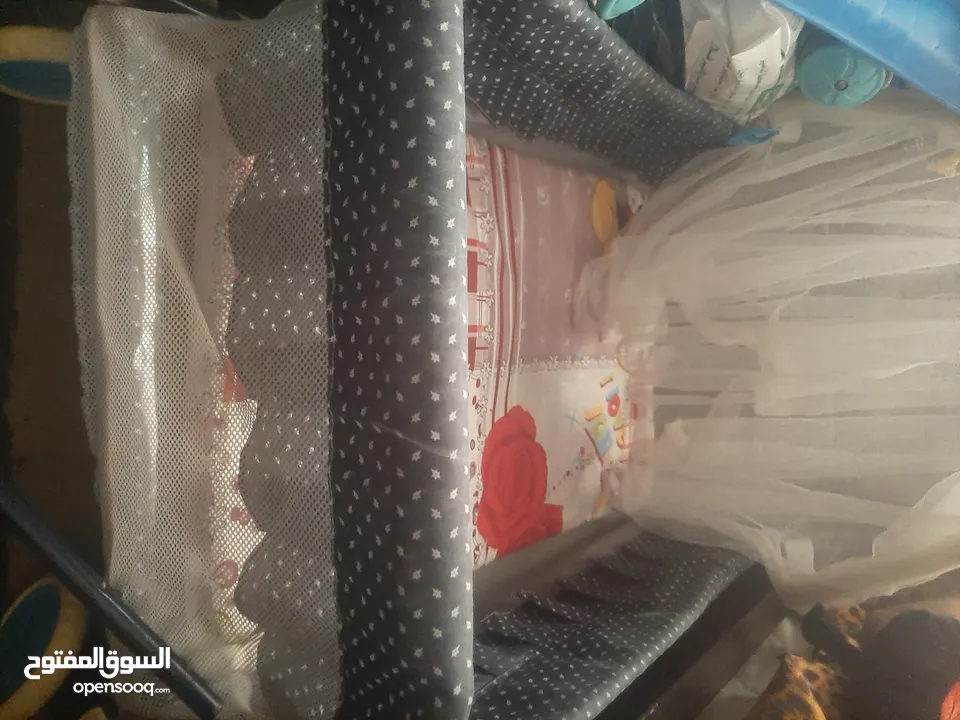 تخت بيبي حجم صغير حجم كبير  كامل الأغراض