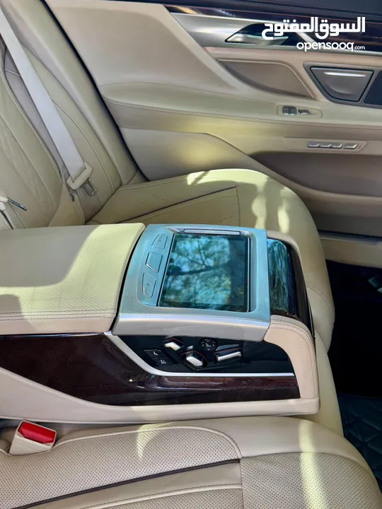 BMW 740i///2016  السيارة  فل الفل اضافات  فحص نخب نخب  بي ام دبليو