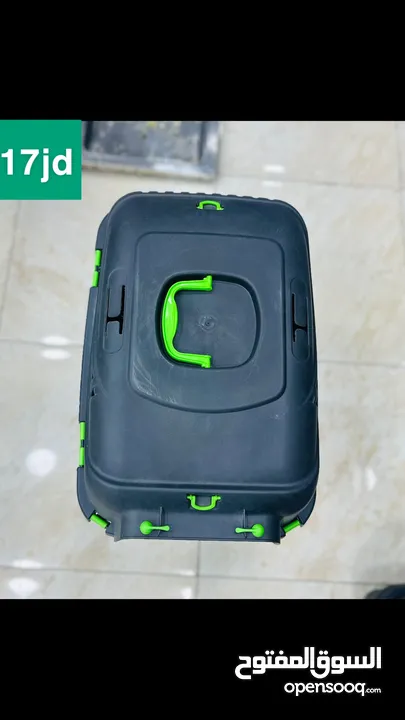 عرووض ناار على بكسات النقل للقطط