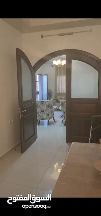 شقة طابق اول