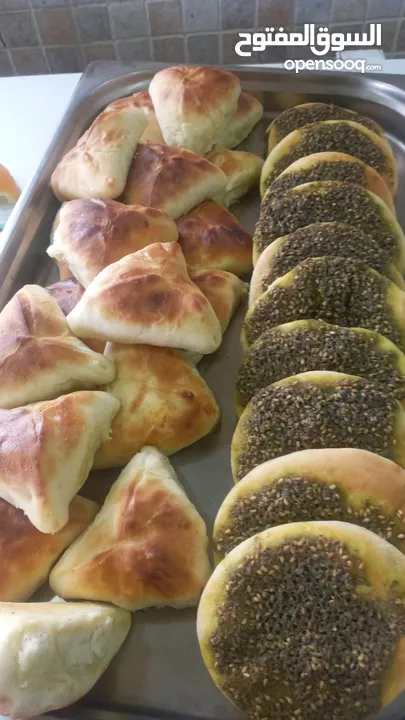 شيف شرقي وغربي وسلطات ابحث عن عمل خبرة في الاكل العربي والغربي والسلطات خبره اكثر من 15سنه