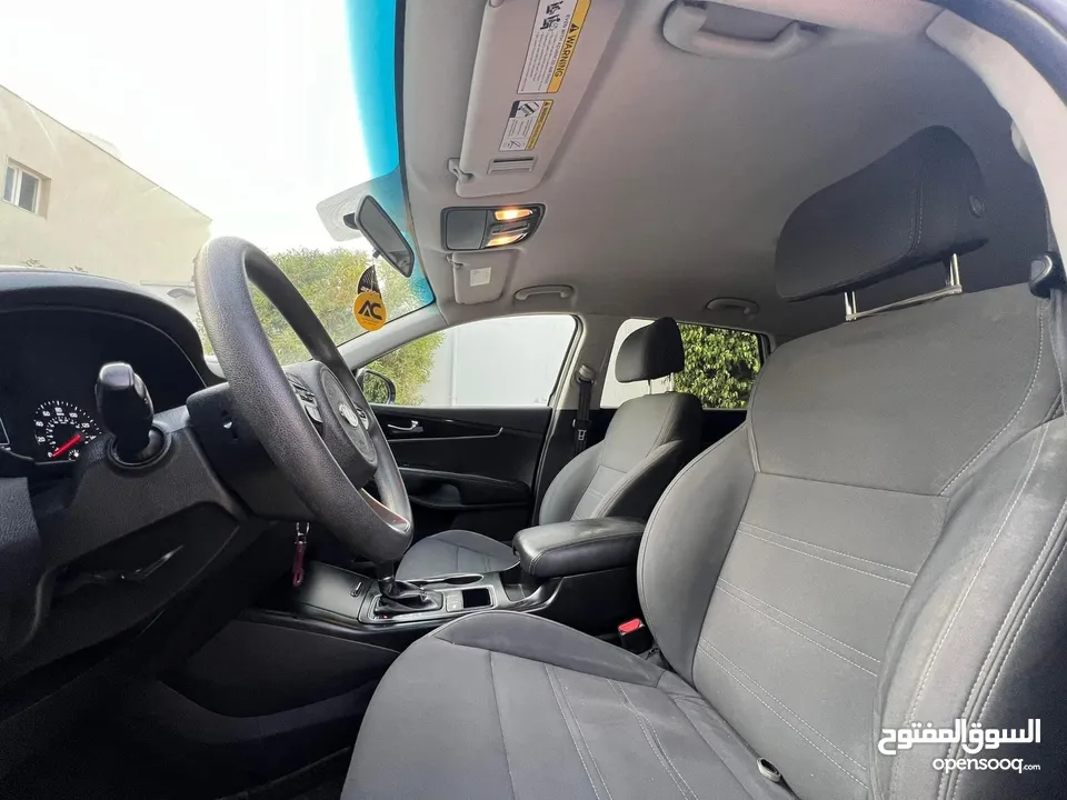 سيارة سورينتو 2017 مواصفات امريكيه  العداد 84500 السياره خاليه من العيوب نظيفة