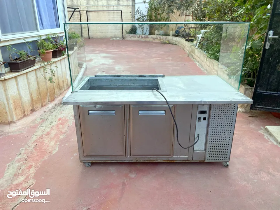 كرفان مطعم متنقل مع كامل العده