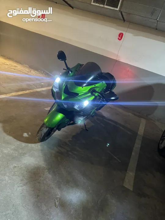 للبيع  بحاله الوكاله kawasaki zx14 2015.