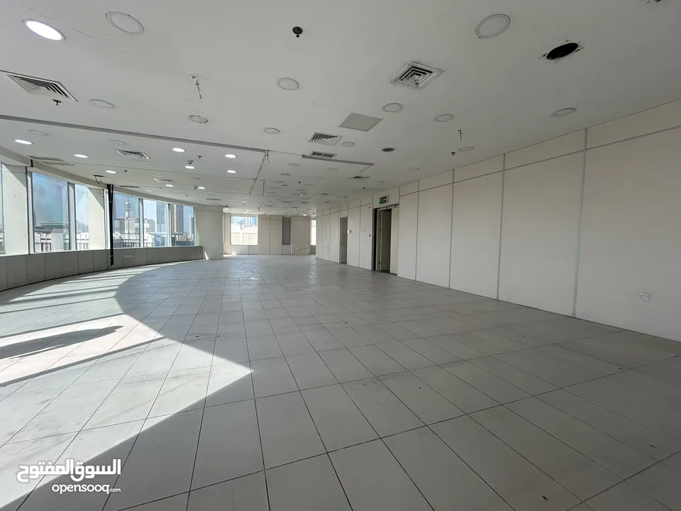 Commercial floor 600 sq meter