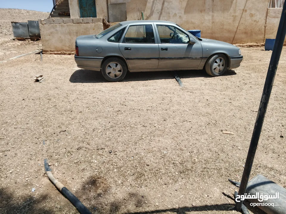 أوبل فيكترا موديل 1993
