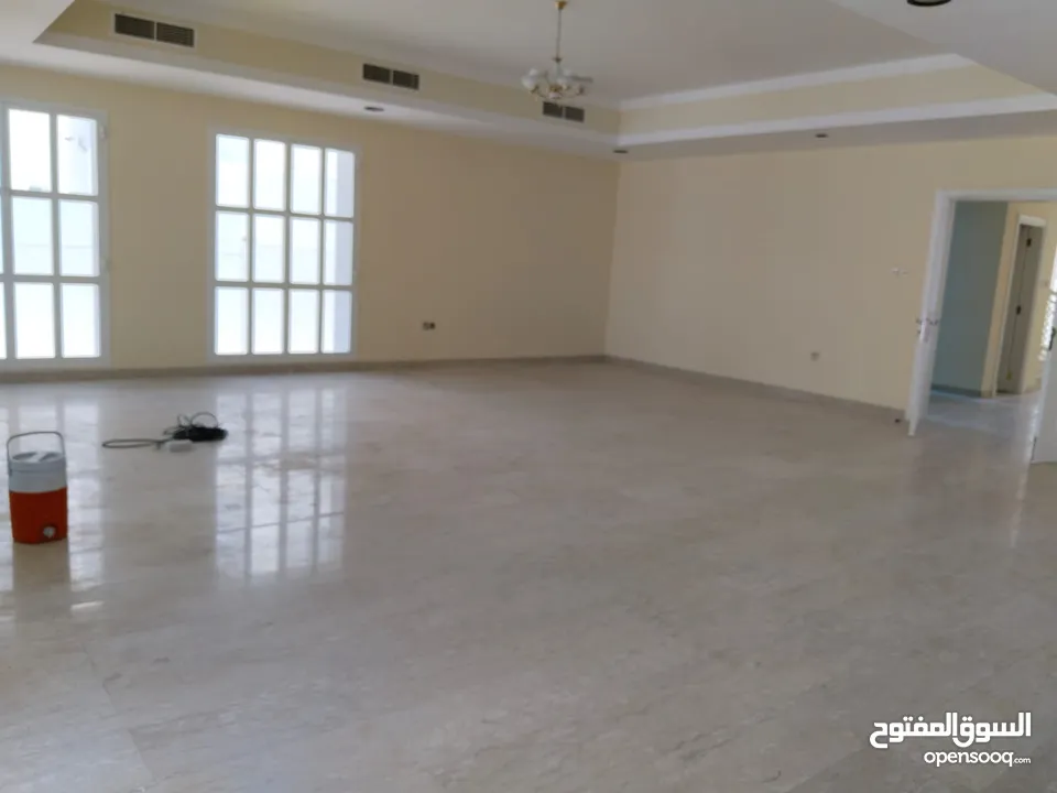 6Me33-Luxurious modern 5+1BHK Villa for rent in Qurm near Al Shati Street.