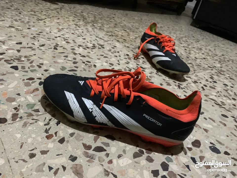 حذاء رياضي ماركة اديداسpredator