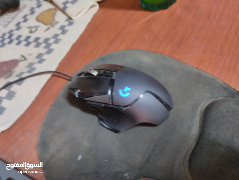 شاشة أسوس HD مع سماعات بسعر حرق وفي أغراض أخرى للبيع