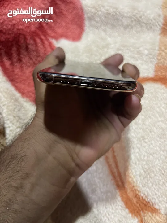 ايفون اكس اس للبيع