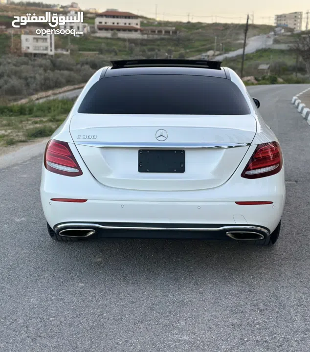 E300   ᄉ Mercedes-Benz