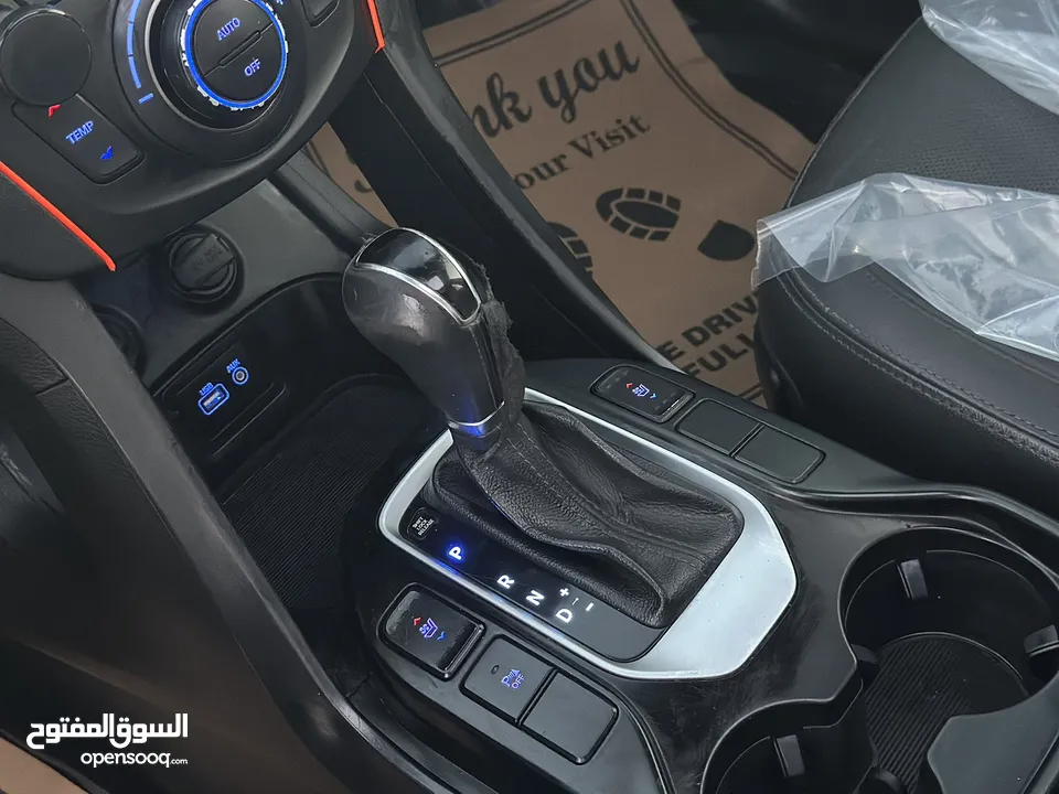 هونداي سنتفيه 2016/فتحة سقف بانوراما  4x4