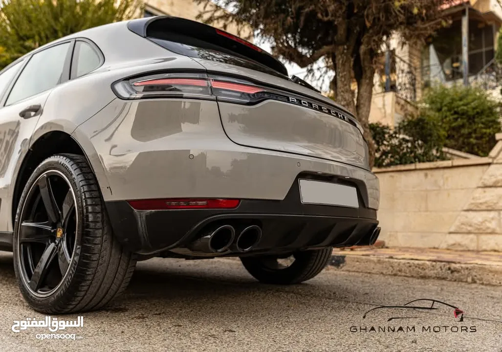 Porsche Mecan 2.0L Turbo وارد وكالة نقل