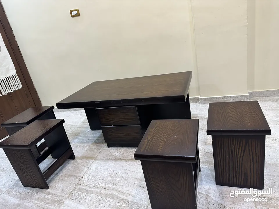 طاولة ضيوف او معيشه