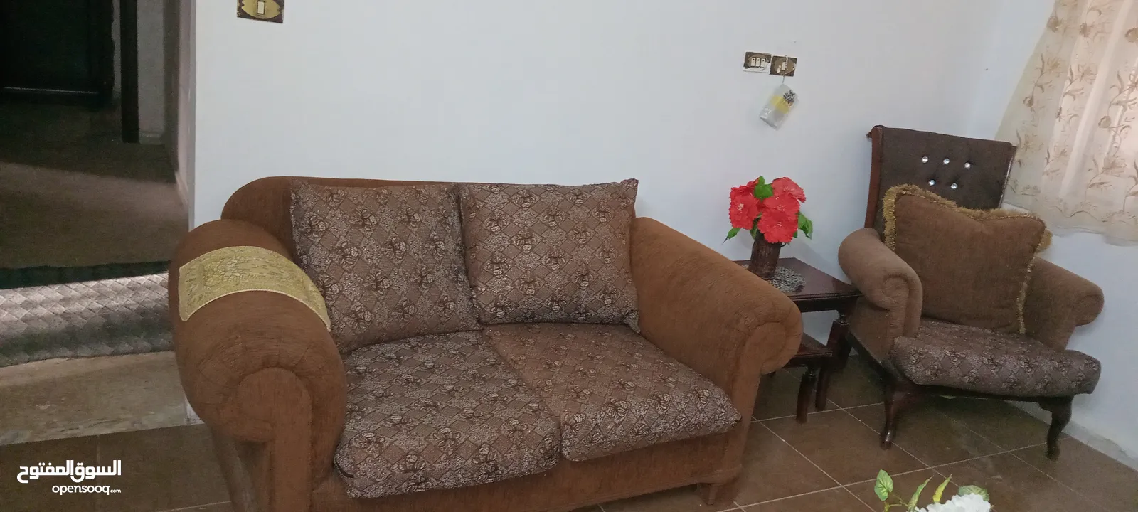 طقم كنب 7 مقاعد مع بوفيه شاشة