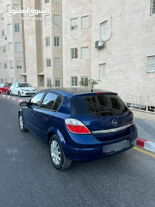 اوبل استرا قير عادي من اجمل السيارات من نوع اوبل