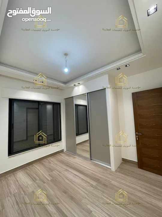 شقة فاخرة - لم تسكن - 4نوم 2ماستر - 230م - ارضية - ترس - موقع هادئ ومميز
