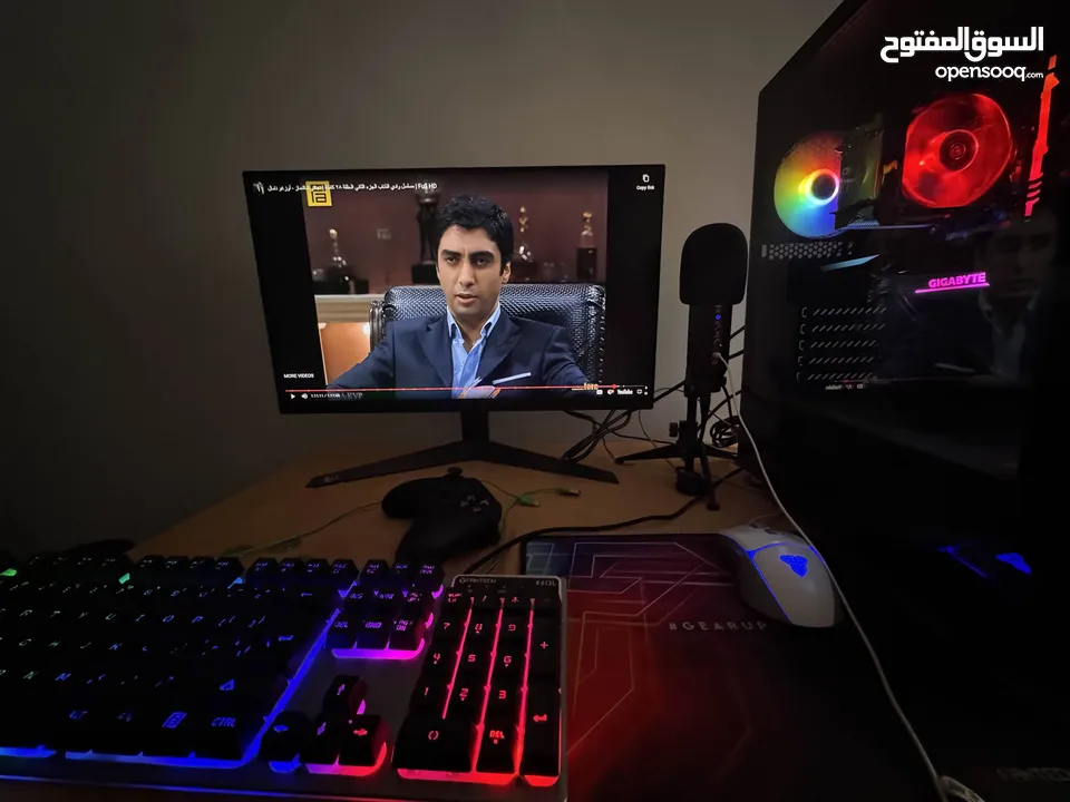 بيسي وشاشة مع كامل ملحقاته (للبيع او للبدل على لابتوب)