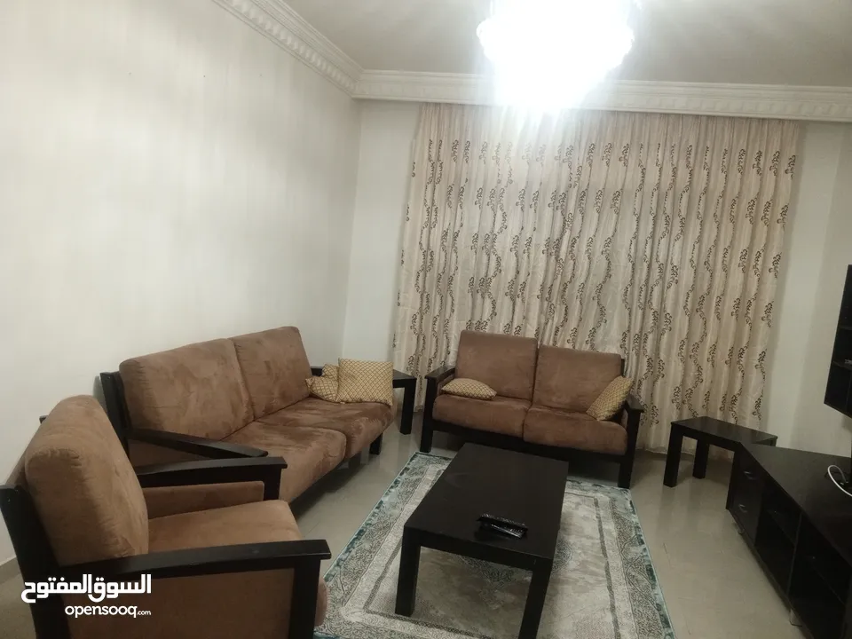 طقم كنب بحالة ممتازة