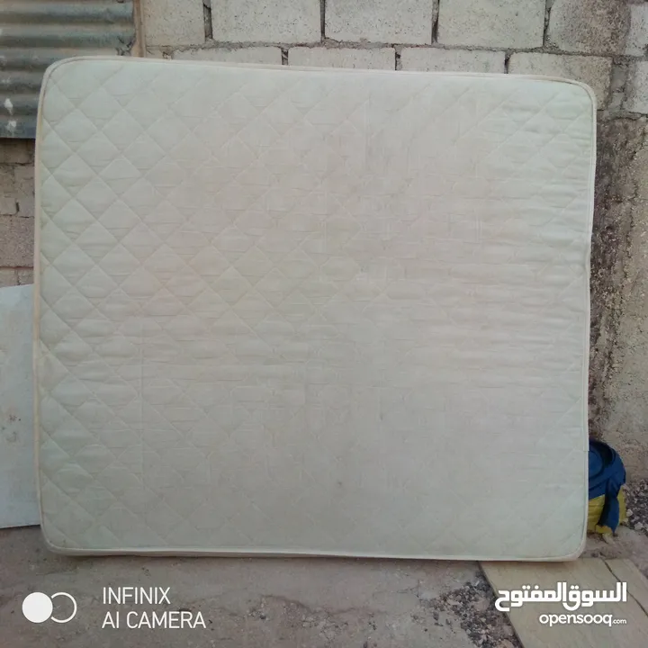 فرشه زمرك مجوز بحاله ممتازه للبيع  شارع القدس