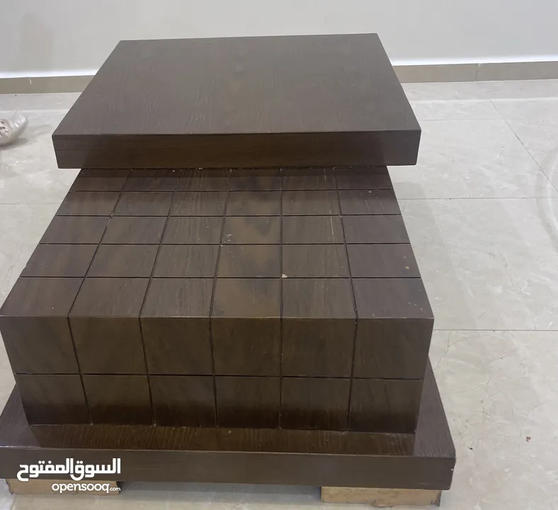 كنب لف جلوس  وطاولة وسط مستعمل بحالة جيدة جدا