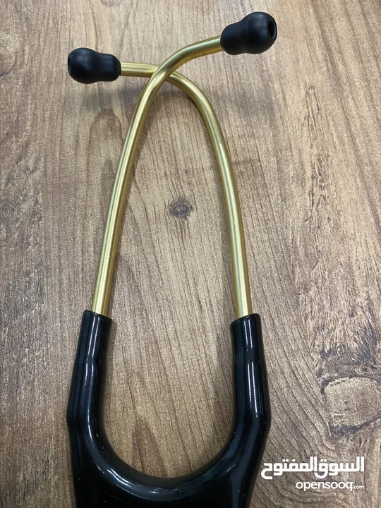 3m littmann cardiology gold  سماعه ليتمان الاصليه مع سيريل نمبر.  اللون ذهبي  ا