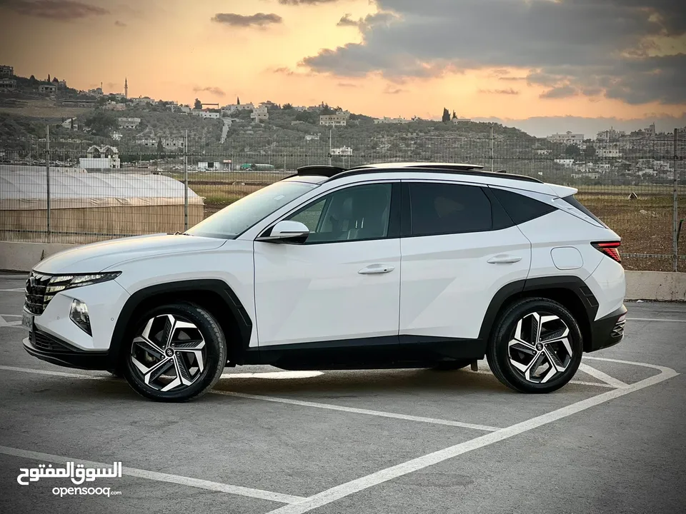 هونداي توسان/2022 Plug In فل الفل فتحة سقف بانوراما  4x4 ///271Hp   ( Haybrid) 1600cc