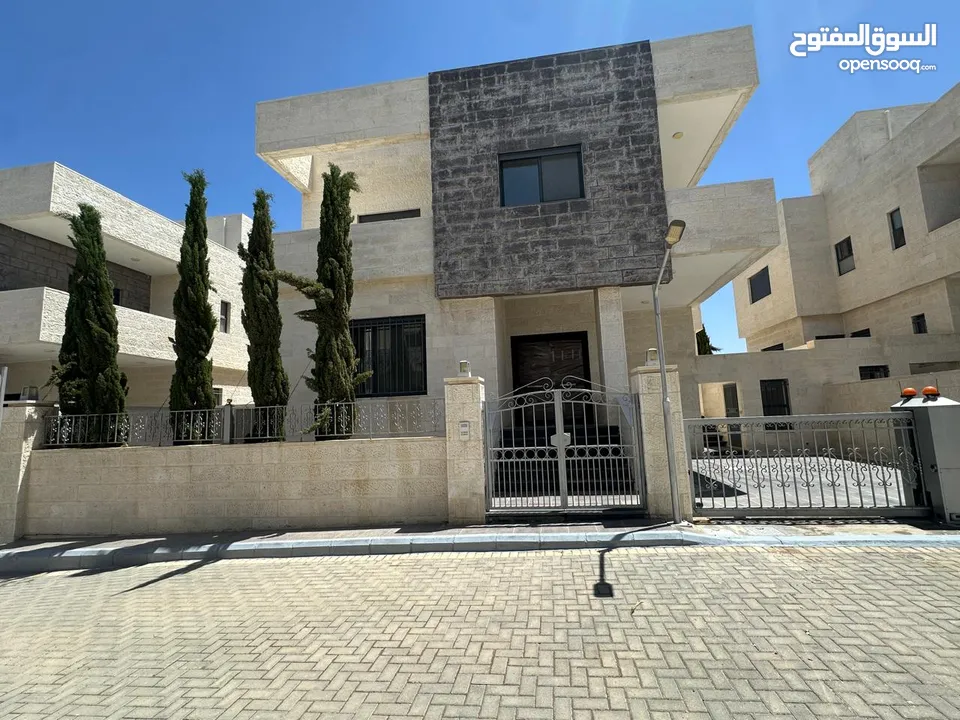 Villa for sale in Airport Road ( Property 42868 )-174804489