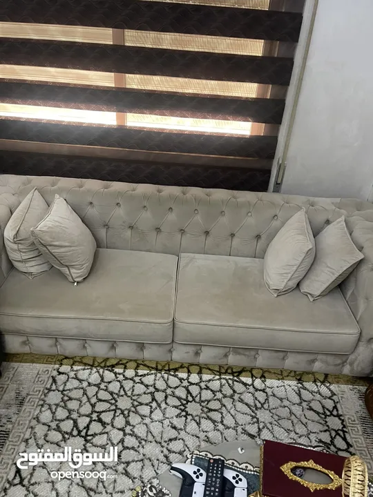 طقم كنب ثلاثية وثنائية