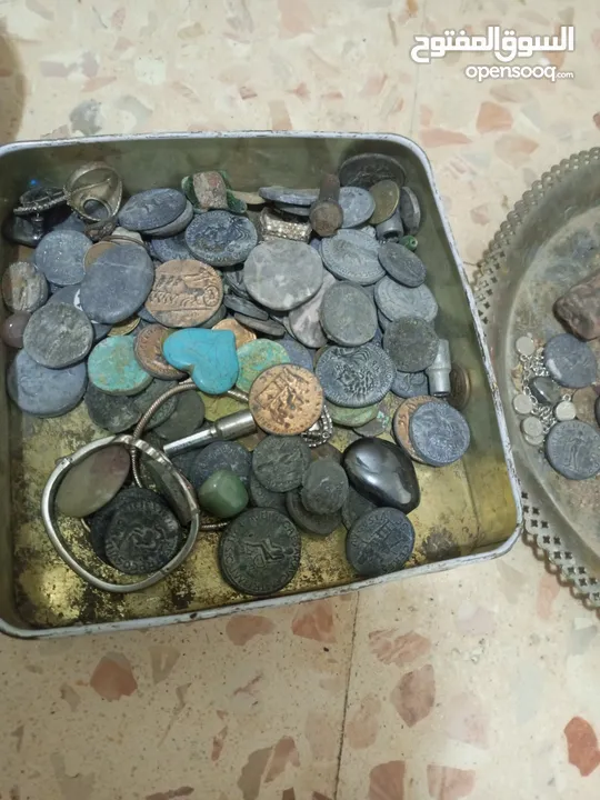 مجموعه عملات وقطع حجريه