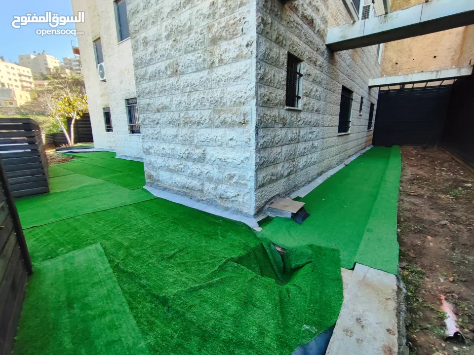 شقة مع حديييقة للايجار في عين مصباح