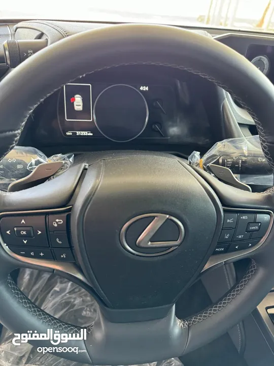 Lexus ES 300h 2021  لكزس هايبرد حره غير مجمركه ، البيع : مجمرك جاهز او بدون جمرك حره