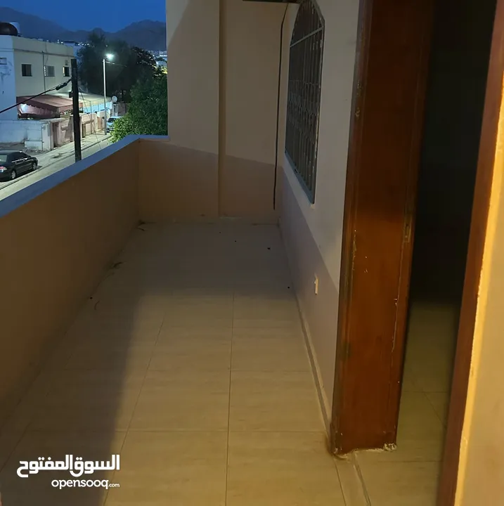 شقة طابقية  طابق اول هندسي مدخل مستقل للايجار / الوحدات الشرقية