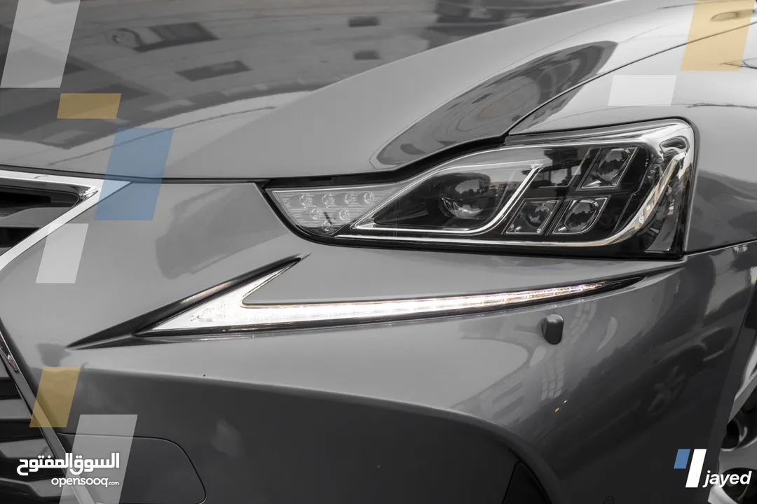Lexus IS300H 2018 - للبيع