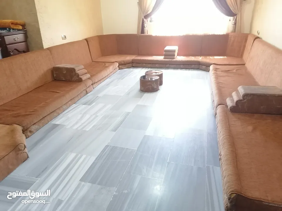 مجلس عربي كبير سعودي 16 مقعد  للبيع