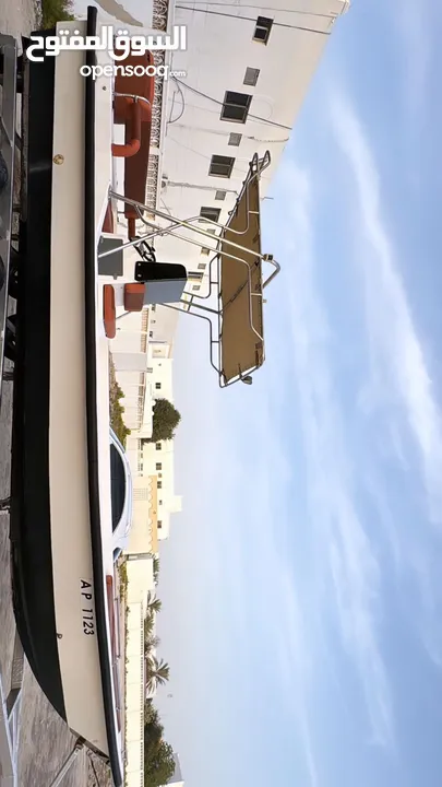 قارب سيماستر 27 قدم