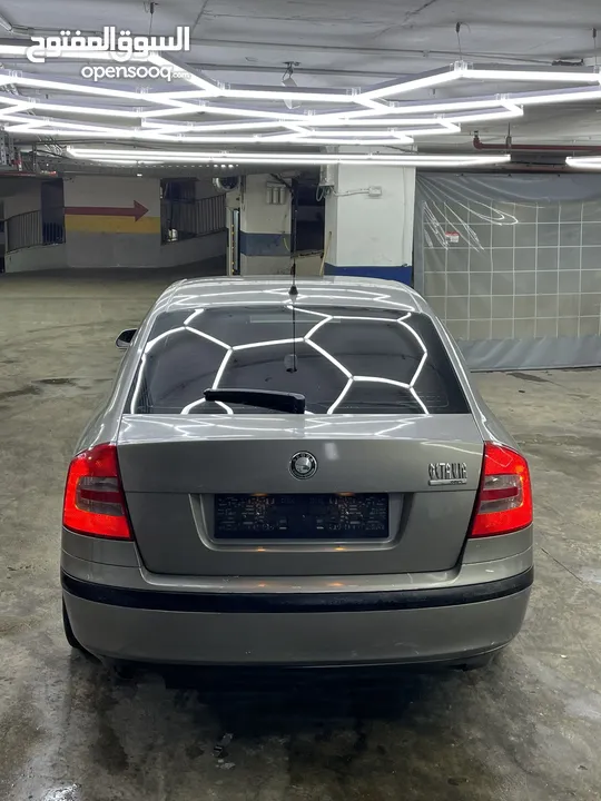 سكودا اوكتافيا بنزين اوتماتيك اصل حكومي مطور 1.6 بحالة الوكاله موديل 2007