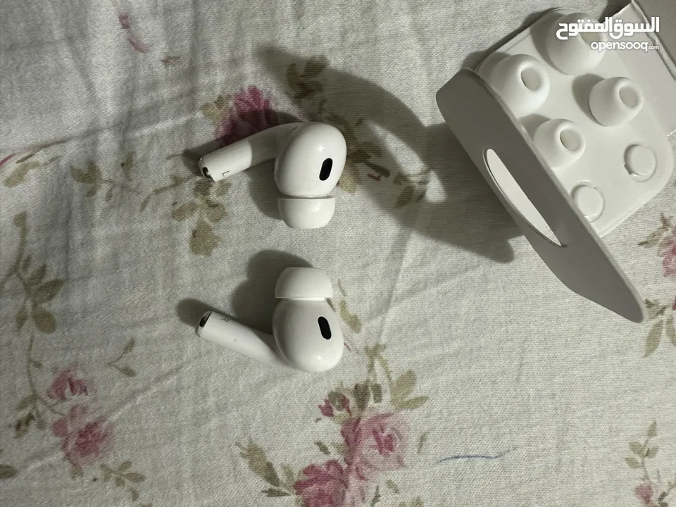 AirPods pro 2 months used  Clean condition