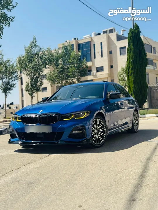 BMW 330e /// M Package