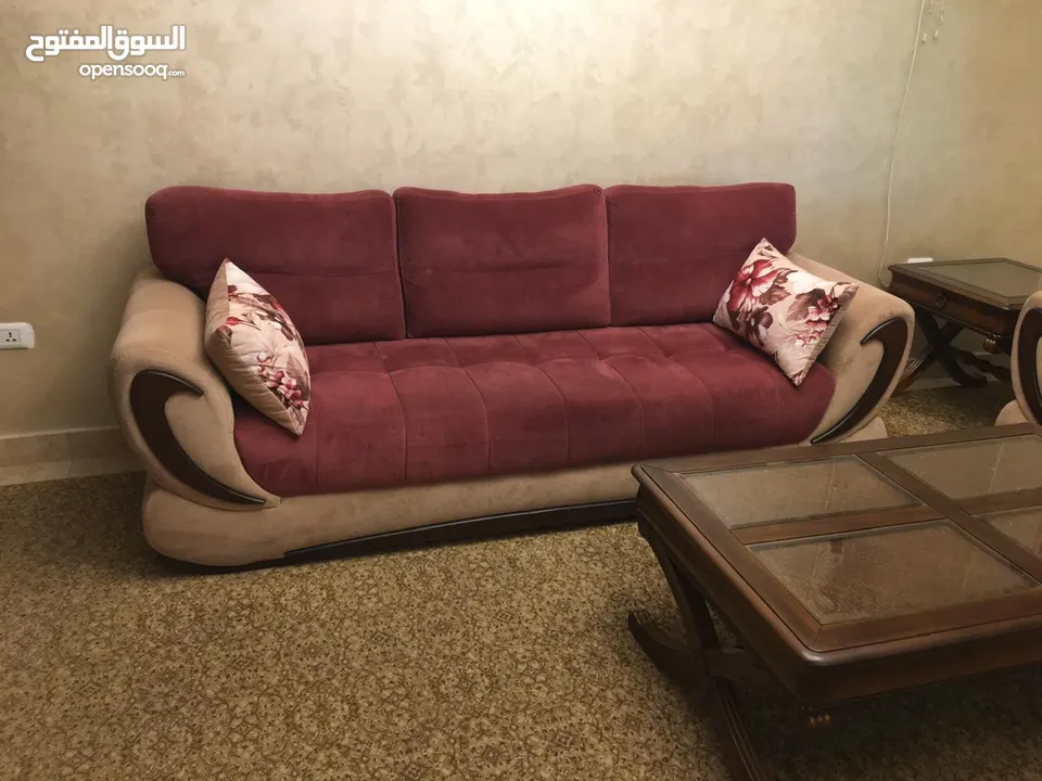 طقم غرفة معيشة للبيع بحالة جيدة
