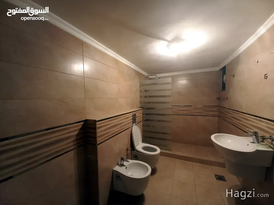 شقة غير مفروشة للإيجار 320م2 ( Property 17793 ) سنوي فقط