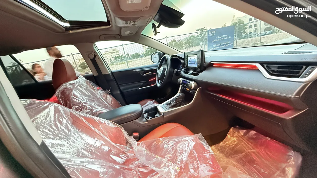 تويوتا RAV4 موديل 2020 فل الفل XLE فحص كامل قاطع مسافه 40 الف مايل للبيع بحالة الوكاله