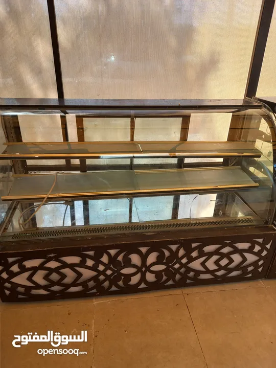 ثلاجات عرض كيك/ دلي للبيع بسعر مغري