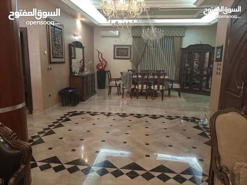 الظهير فيلا مستقله فخمه جدا فن معماري عاليه ومطله اجمل موقع مكون من اكثر من سكنه