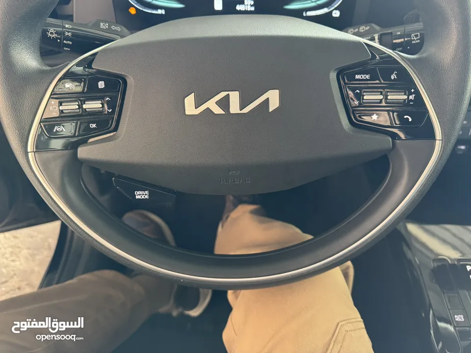 كيا نيرو هايبرد لون اسود 2024