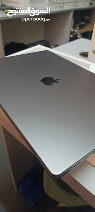 MacBook pro 16 inch 2023, M2 pro, 512GB  SSD